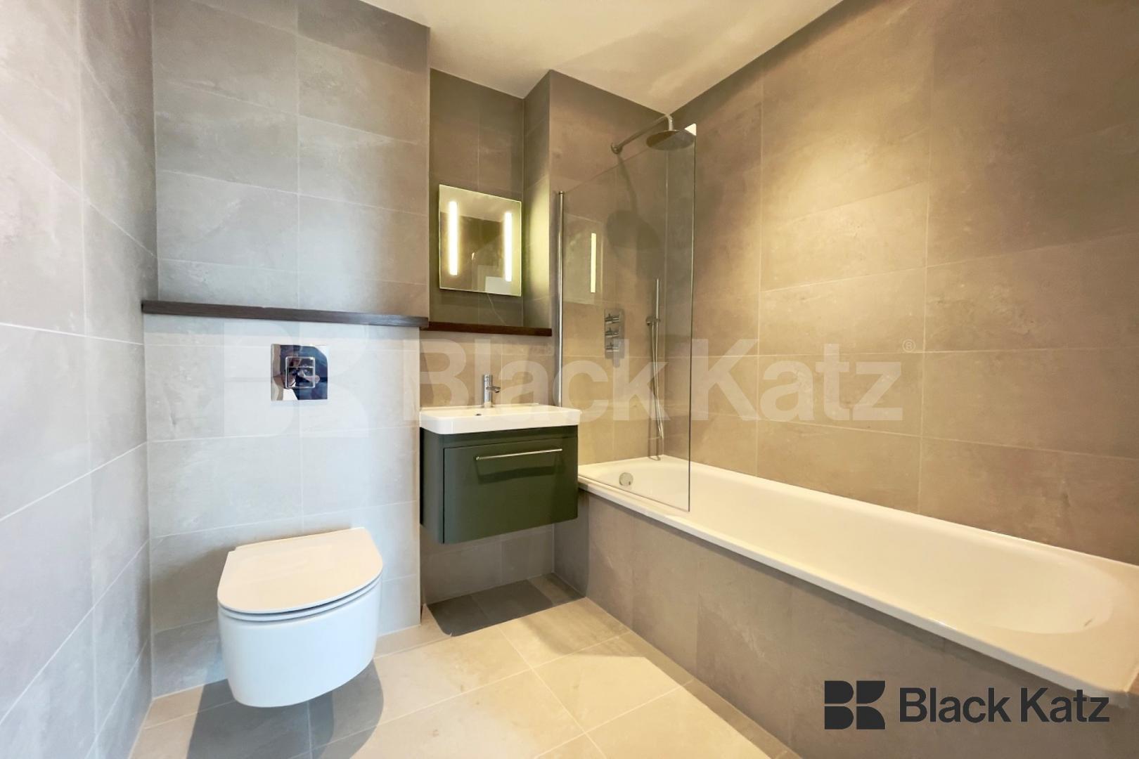 Situated on the 23rd floor with air conditioning, concierge service & gym  The Ceramic Building, Newington Causeway , Borough 